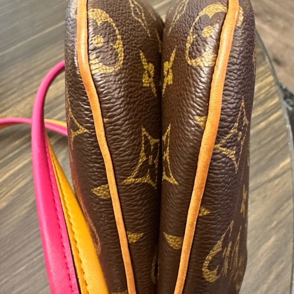 Louis Vuitton Monogram Lorette - Picture 3 of 12